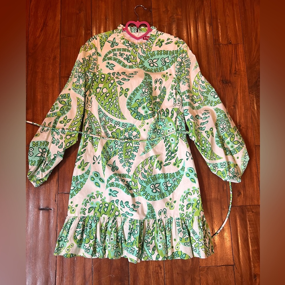 Gorgeous dress, never worn , no tags .